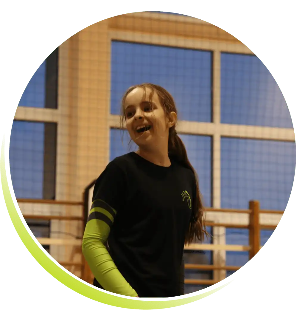 Uśmiechnięta zawodniczka UKS Alfa Wilkowice - Wika